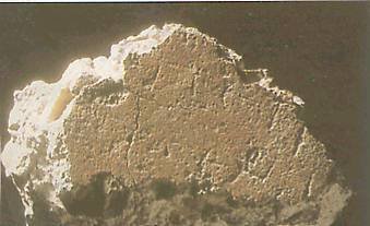 Graffito del muro rosso sulla tomba di Pietro